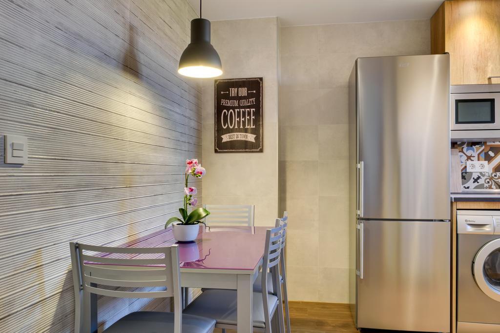 Apartamentos San Lazaro Zaragoza Kültér fotó