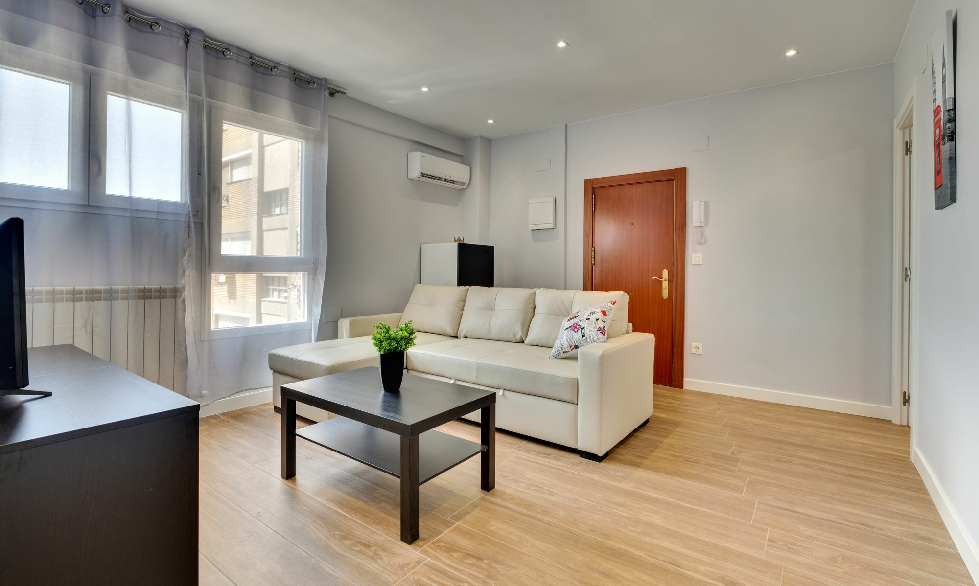 Apartamentos San Lazaro Zaragoza Kültér fotó